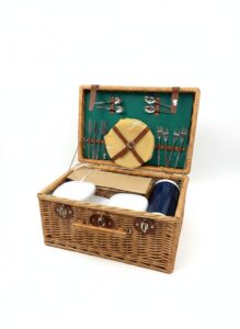 Vintage-Picnic-Basket-Wicker-Set-For-Plates-Glasses-Silverware-Tupperware-third-image