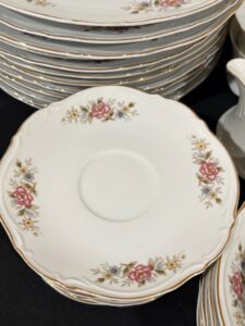 Vintage-Seyei-China-China-Tree-Empress-China-Dinnerware-Set-of-pcs.-third-image
