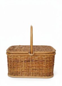 Vintage-Wicker-Picnic-Basket