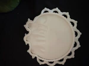 Westmoreland-Milk-Glass-Three-Kittens-Plate-with-Reticulated-Edge-second-image