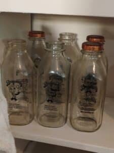 Broguieres-Farm-Fresh-Dairy-Glass-Milk-Bottles