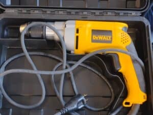DeWalt-DWG-or-Heavy-Duty-Drill-1