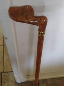 Ergonomic-Oak-Wood-Walking-Cane-with-Brass-Collar-1