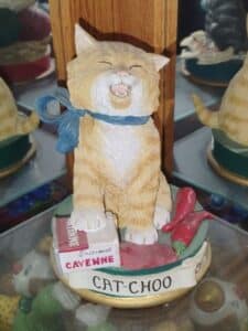 Fitz-and-Floyd-Cat-Choo-Figurine-1