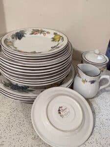 Gibson-Housewares-Festival-Pattern-Dinnerware-Set-second-image