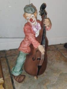 Giuseppe-Armani-Style-Clown-with-Double-Bass