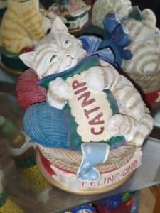 Hallmark-Cat-Naps-Figurine-1
