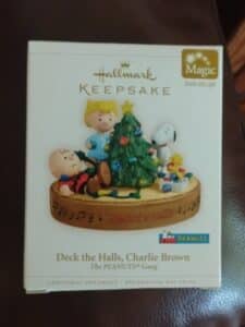 Hallmark-Keepsake-Deck-the-Halls-Charlie-Brown-Ornament-1