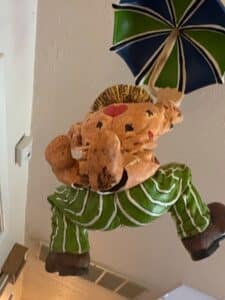 Hanging-Clown-with-Umbrella-Wall-Decor-third-image-1
