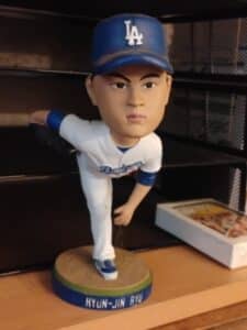 Hyun-Jin-Ryu-Los-Angeles-Dodgers-Bobblehead-1