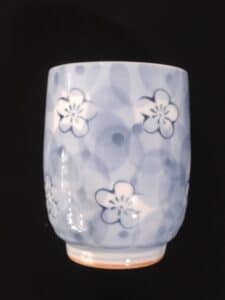 Japanese-Sometsuke-Yunomi-Tea-Cup-Dami-Ume-Pattern