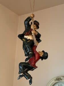 Laurel-and-Hardy-Hanging-Sculpture-with-Balloons-1