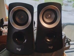 Logitech-Z-Multimedia-Speakers-1