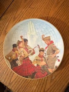 Norman-Rockwell-A-Good-Sign-All-Over-the-World-Collector-Plate