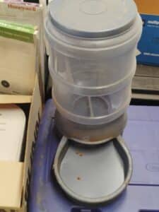 Petmate-Le-Bistro-Gravity-Pet-Feeder-1