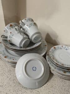 Pfaltzgraff-Naturewood-or-similar-floral-pattern-tea-set-fourth-image