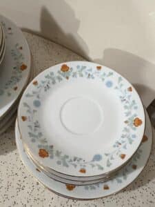 Pfaltzgraff-Naturewood-or-similar-floral-pattern-tea-set-third-image