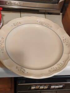 Pfaltzgraff-Remembrance-dinner-plate-1