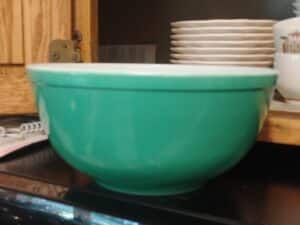 Pyrex-Primary-Color-Mixing-Bowl-Green-1-1