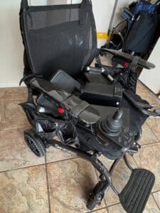 Quickie-Q-R-Carbon-Power-Wheelchair-fourth-image-1