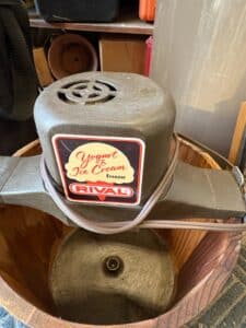 Rival-Ice-Cream-Yogurt-Freezer-Model-Qt.-with-Cedar-Bucket-second-image-1