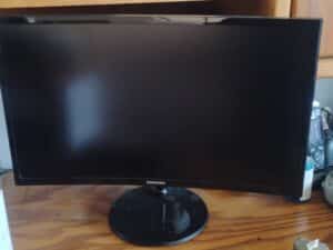 Samsung-Curved-LED-Monitor-1