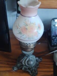 Victorian-style-Gone-with-the-Wind-Table-Lamp
