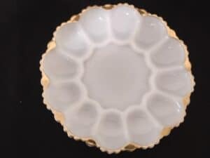 Vintage-Anchor-Hocking-Fire-King-Milk-Glass-Deviled-Egg-Plate