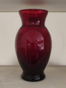 Vintage-Anchor-Hocking-Royal-Ruby-Red-Glass-Vase