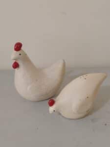 Vintage-Ceramic-Chicken-Salt-and-Pepper-Shakers