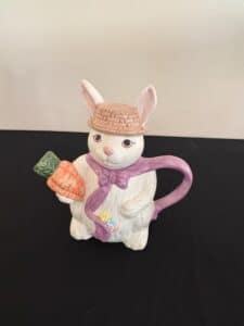 Vintage-Ceramic-Easter-Bunny-Teapot