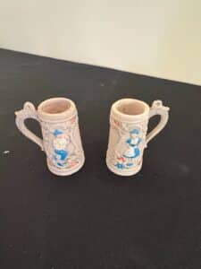 Vintage-German-Style-Beer-Stein-Salt-and-Pepper-Shakers