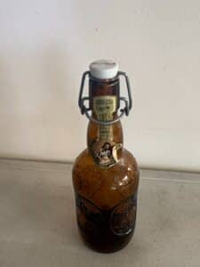 Vintage-Grolsch-Swing-Top-Beer-Bottles-third-image