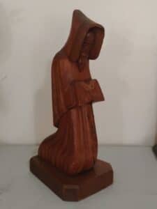 Vintage-Hand-Carved-Wooden-Reading-Monk-Figurine