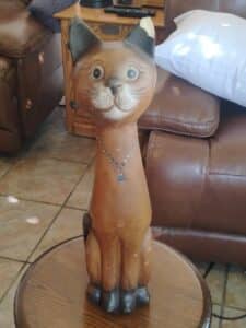 Vintage-Hand-Carved-Wooden-Siamese-Cat-Sculpture-with-Necklace-Accent