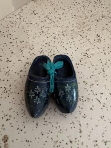Vintage-Hand-Painted-Wooden-Dutch-Clog-Souvenir