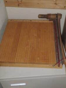 Vintage-Ingento-No.-Wooden-Paper-Guillotine-Cutter