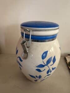 Vintage-Inspirado-IDC-Stonelite-Blue-Leaf-Canister-second-image