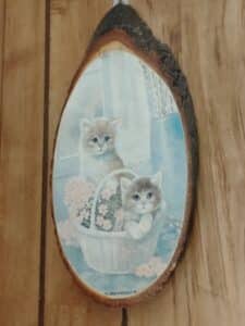Vintage-Kittens-in-Basket-Wood-Slice-Plaque