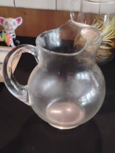 Vintage-Kool-Aid-Style-Clear-Glass-Water-Pitcher