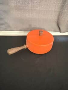 Vintage-Mid-Century-Modern-Orange-Enamel-Fondue-Pot