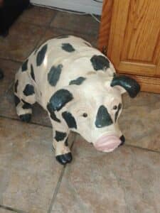 Vintage-Painted-Concrete-Pig-Garden-Statue