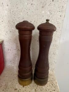 Vintage-Pepper-and-Salt-Mill-Set