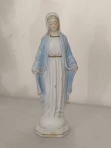 Vintage-Porcelain-Virgin-Mary-Figurine