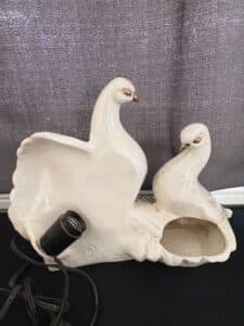 Vintage-Royal-Fleet-Double-Mourning-Dove-TV-Lamp-Planter-second-image