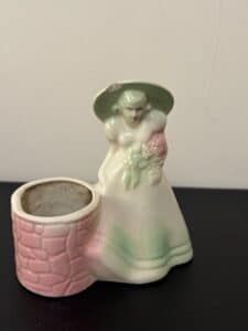 Vintage-Shawnee-Pottery-Southern-Belle-at-the-Well-Planter