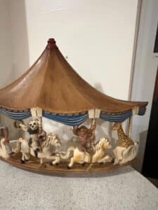 Vintage-Universal-Statuary-Corp.-Circus-Animal-Carousel-Wall-Plaque-third-image
