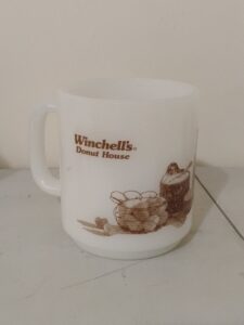 Vintage-Winchells-Donut-House-Glasbake-Milk-Glass-Mug