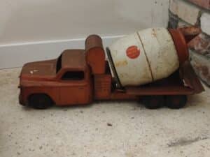 Vintage-s-Structo-Ready-Mix-Concrete-Truck