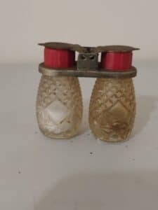 Vintage-s-s-Twinette-Travel-Salt-and-Pepper-Shaker-Set
